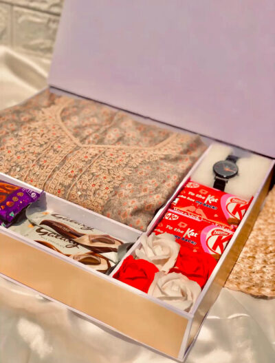Luxury Anniversary Gift Box with Suit Gift for Wife